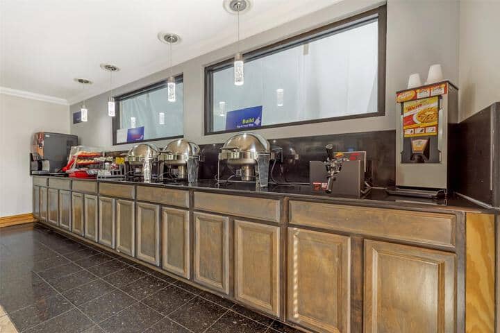 Breakfast area